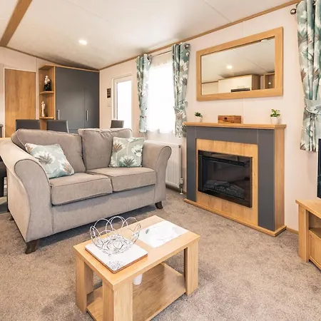 Yorkshire With Hot Tub Lodge