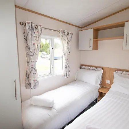 Yorkshire With Hot Tub Lodge York