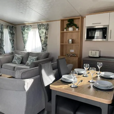 Lodge Yorkshire With Hot Tub York