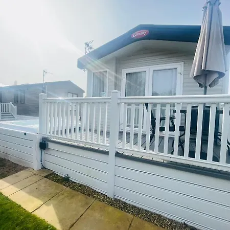 Lodge Yorkshire With Hot Tub *