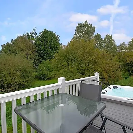 Lodge Yorkshire With Hot Tub York