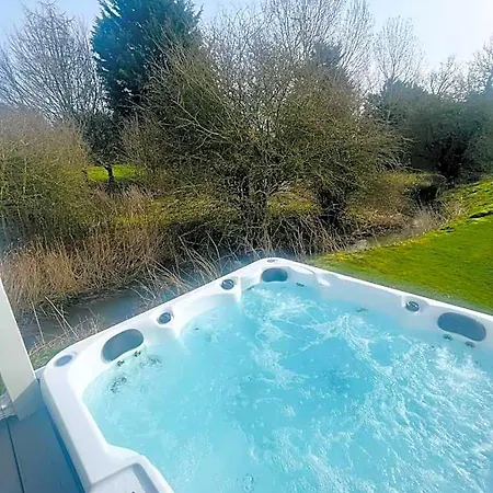 Lodge Yorkshire With Hot Tub York