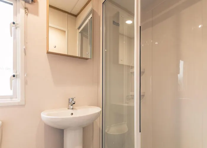 Yorkshire With Hot Tub * يورك