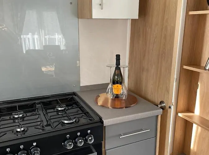 Yorkshire With Hot Tub بيت خشبي *