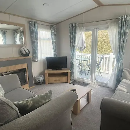 Yorkshire With Hot Tub * York